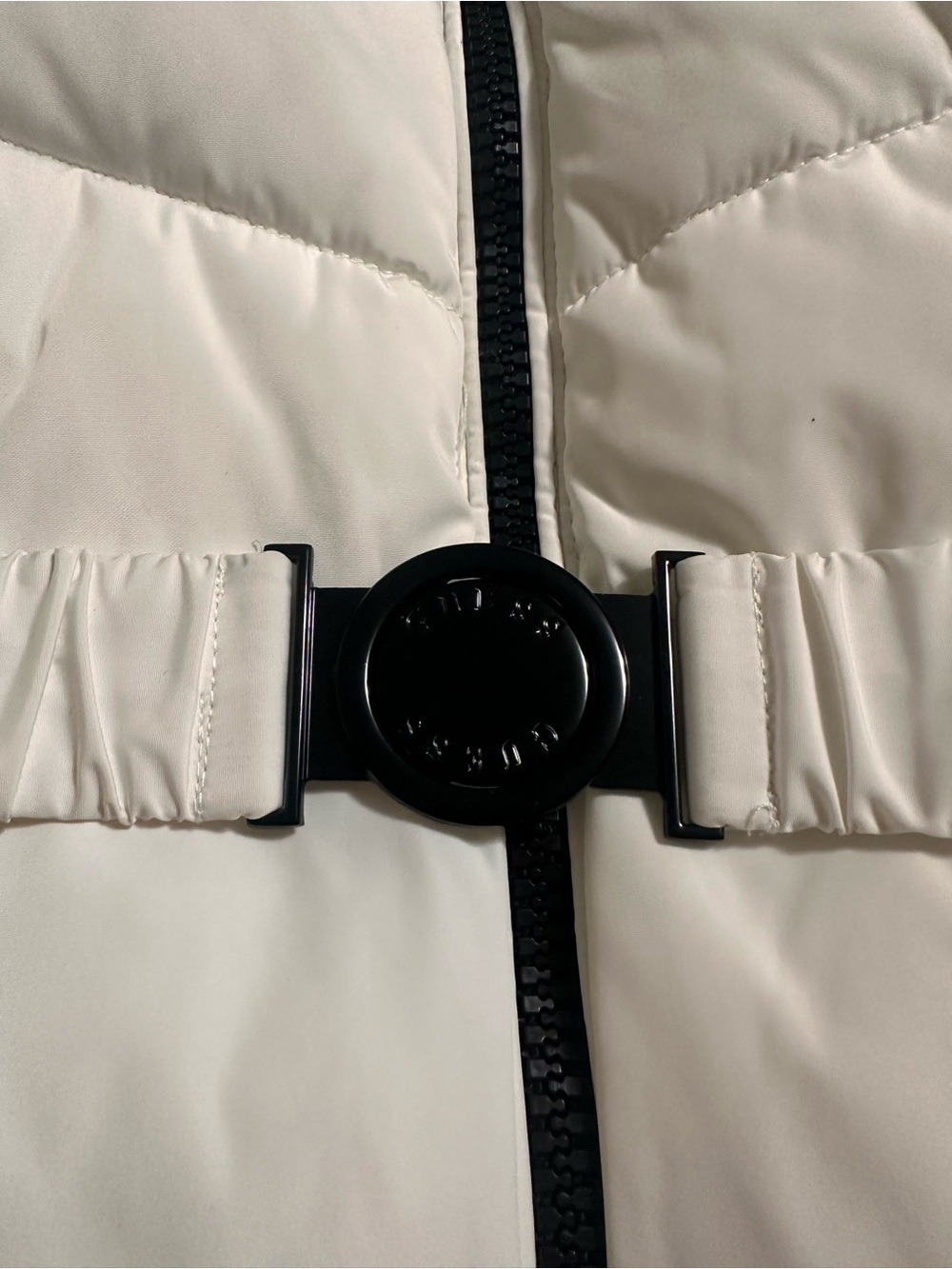 Guess White Quilted Puffer Coat with Faux-Fur Trim Hood - Picture 4 of 4